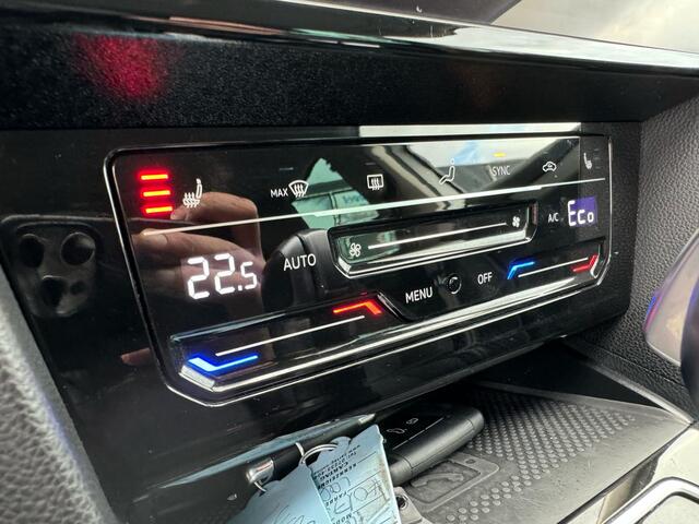 Volkswagen PASSAT Variant 1.4 TSI PHEV GTE Business virtual cockpit, navi, massage stoel, pdc