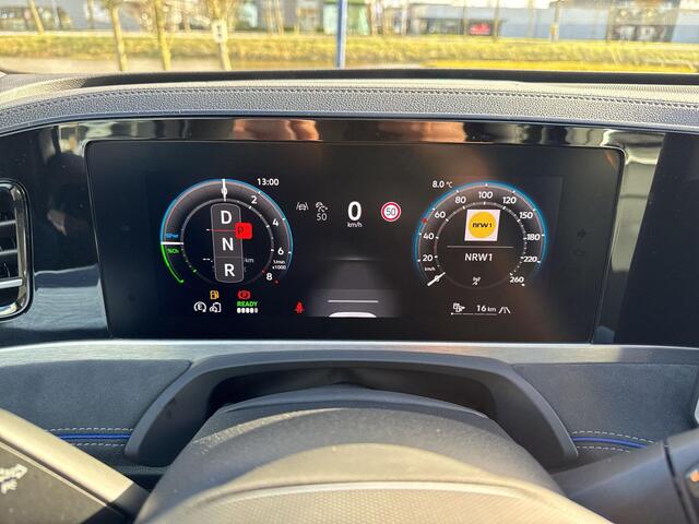 Volkswagen PASSAT Variant 1.5 eHybrid R-Line PHEV | R-Line Black | 272Pk | Leder | Trekhaak | Pano Dak | LED Matrix |