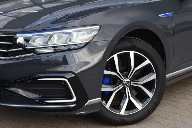 Volkswagen PASSAT Variant 1.4 TSI PHEV GTE | Pano | Camera | Trekhaak |