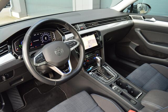 Volkswagen PASSAT Variant 1.4 TSI PHEV GTE | Pano | Camera | Trekhaak |