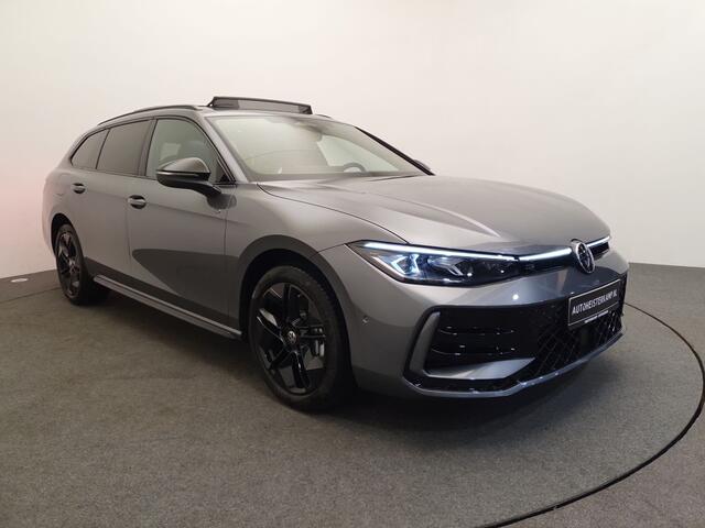 Volkswagen PASSAT Variant 1.5 eHybrid 272pk DSG/AUT R-Line Wegklapbare trekhaak, Panoramadak, Leder