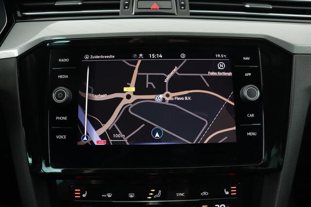 Volkswagen PASSAT 1.4 TSI GTE | Stoelverwarming | Carplay | Adaptive cruise | Camera | Full LED | Navigatie | Side Assist