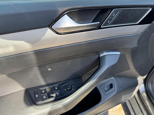 Volkswagen PASSAT Variant 1.4 TSI Comfortline Busines Automaat