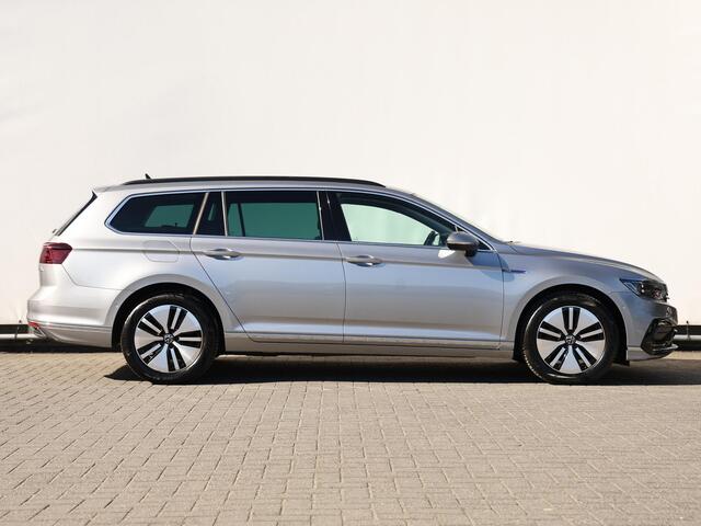Volkswagen PASSAT 1.4 TSI PHEV GTE Business 218pk DSG | LED | Navigatie | Head up display | Side assist | Stoelverwarming | Camera |