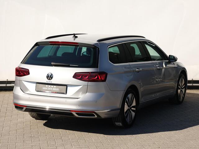 Volkswagen PASSAT 1.4 TSI PHEV GTE Business 218pk DSG | LED | Navigatie | Head up display | Side assist | Stoelverwarming | Camera |
