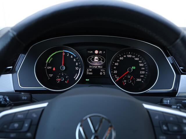 Volkswagen PASSAT 1.4 TSI PHEV GTE Business 218pk DSG | LED | Navigatie | Head up display | Side assist | Stoelverwarming | Camera |