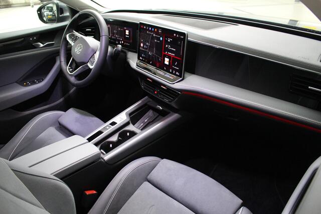 Volkswagen PASSAT Variant 1.5 eTSI Business DSG Navigatie | Head Up Display | Keyless Entry | Elektrisch bediende achterklep | DCC