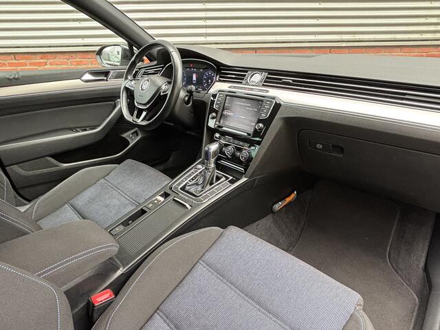 Volkswagen PASSAT Variant 1.4 TSI GTE Connected Series | Afn. Trekhaak | Stoel Verwarming | Navigatie |