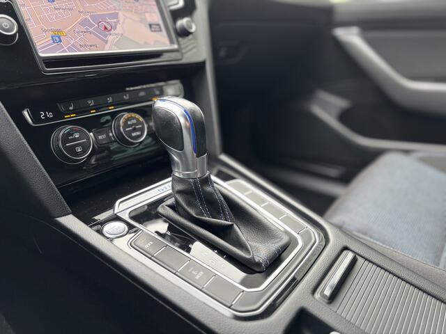Volkswagen PASSAT Variant 1.4 TSI GTE Connected Series | Afn. Trekhaak | Stoel Verwarming | Navigatie |
