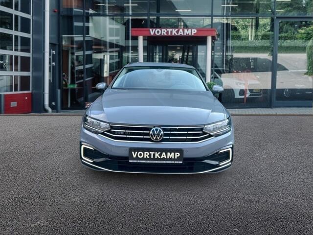 Volkswagen PASSAT 1.4 TSI DSG GTE TREKHAAK/CAMERA/NAVI/ACC/STOELVERW
