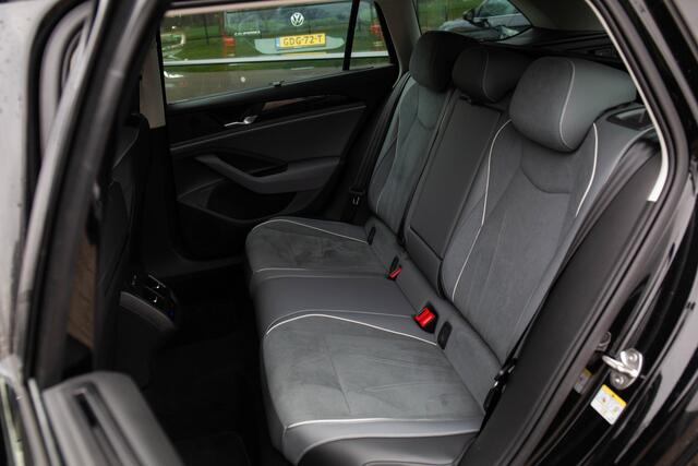 Volkswagen PASSAT Variant 1.5 TSI Business , Adap. cruise, Trekhaak, Stuur/stoelverwarming,