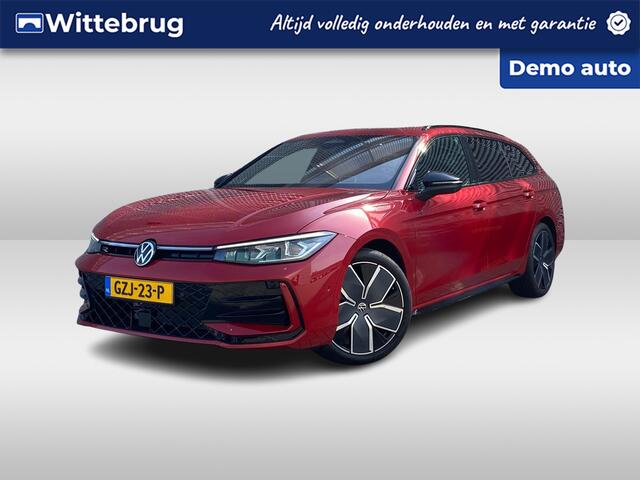 Volkswagen PASSAT Variant 1.5 eTSI 150 PK DSG R-Line Edition / Vollederen R-Line Bekleding / Head Up Display / Harman Kardon / Panoramadak /