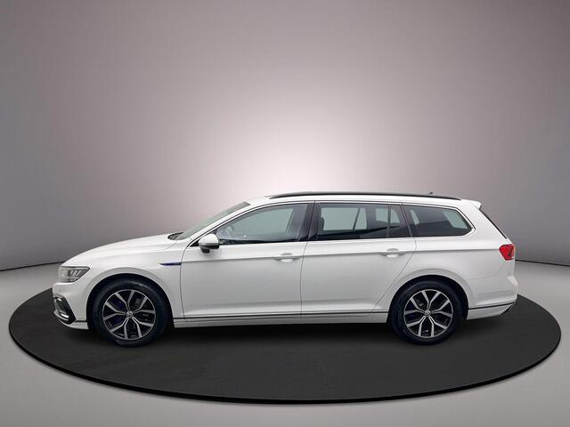 Volkswagen PASSAT Variant GTE Business 1.4 TSI eHybrid 218pk DSG Automaat Panoramadak, Adaptive cruise control, Navigatie, Stoelverwarming, Parkeersensoren, LED koplampen