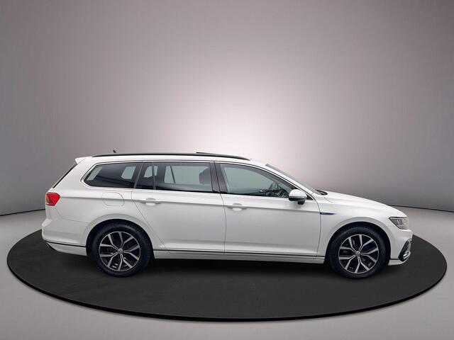 Volkswagen PASSAT Variant GTE Business 1.4 TSI eHybrid 218pk DSG Automaat Panoramadak, Adaptive cruise control, Navigatie, Stoelverwarming, Parkeersensoren, LED koplampen
