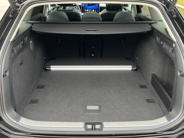 Volkswagen PASSAT Variant 1.5 eTSI 150 pk Dsg Elegance Business Navi Pro Panoramadak Trekhaak IQ Light Leder Elek Stoelen + Verwamring + Koeling + Massage 18 Inch Getint Glas 360 Camera Vol Btw