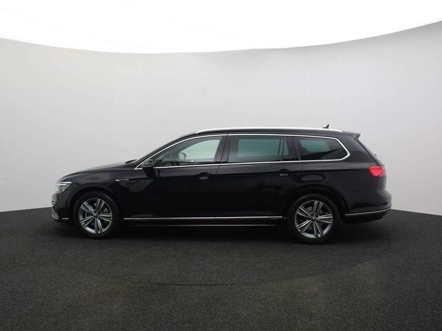 Volkswagen PASSAT Variant R-Line Business 1.5 TSI 150pk DSG Automaat Adaptive cruise control, Navigatie, Achteruitrijcamera, Elektrische achterklep, LED matrix koplampen, Stoelverwarming