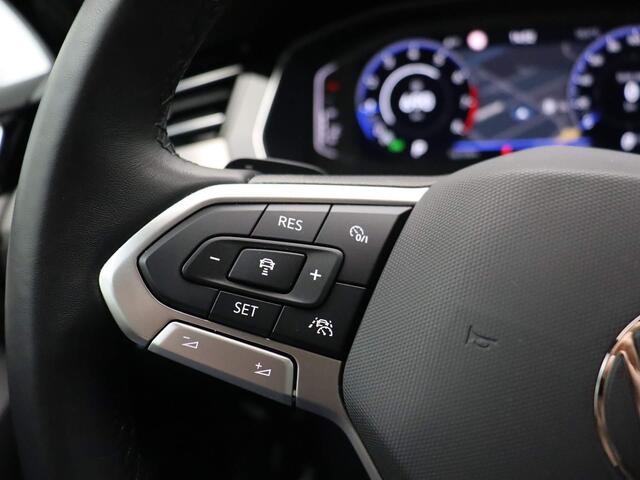Volkswagen PASSAT Variant R-Line Business 1.5 TSI 150pk DSG Automaat Adaptive cruise control, Navigatie, Achteruitrijcamera, Elektrische achterklep, LED matrix koplampen, Stoelverwarming