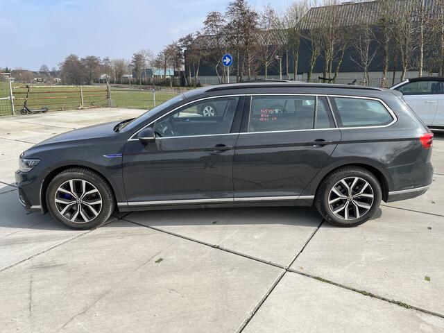 Volkswagen PASSAT Variant 1.4 TSI PHEV GTE Business / AUTOMAAT/ 17" LMV/ CLIMA/ ADAPT. CRUISE/ DAB/ NAVI/ APP-CONNECT/ PARK. SENSOREN + CAMERA/ BLUETOOTH/ LED/ DIGITAL DASH