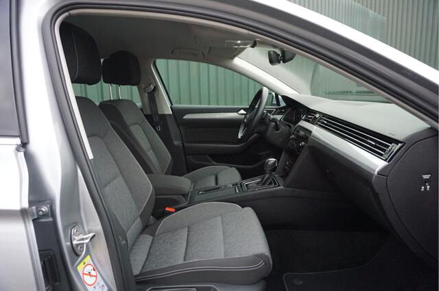Volkswagen PASSAT Variant 1.5TSI 150pk Automaat + Trekhaak/ Camera/ LED/ Navi/ Carplay/ ACC/ Virtual Cockpit/ Garantie!