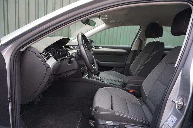 Volkswagen PASSAT Variant 1.5TSI 150pk Automaat + Trekhaak/ Camera/ LED/ Navi/ Carplay/ ACC/ Virtual Cockpit/ Garantie!