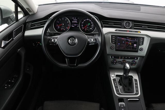 Volkswagen PASSAT 1.4 TSI Comfortline | Carplay | Trekhaak | Adaptive cruise | Full LED | Navigatie | Climate control | PDC | Getint glas