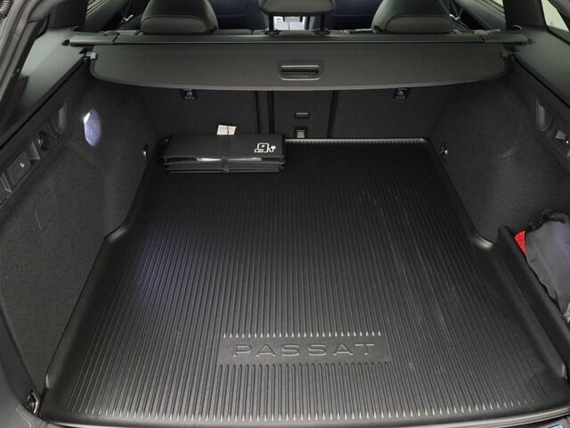 Volkswagen PASSAT Variant 1.5 eHybrid R-Line Edition