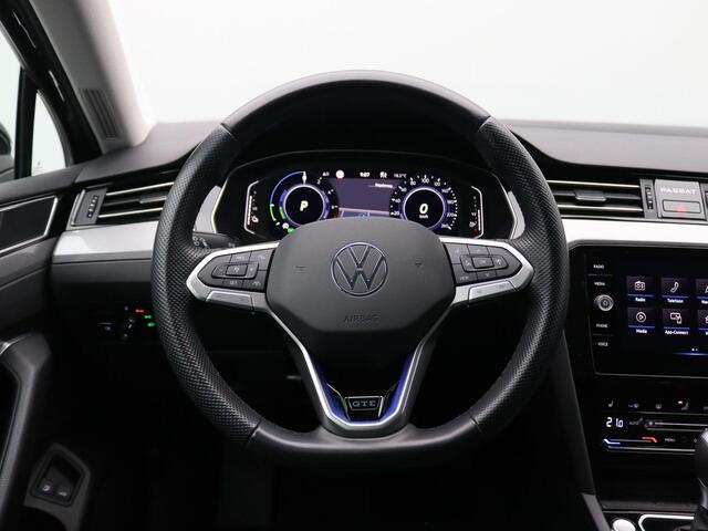 Volkswagen PASSAT Variant 1.4 TSI PHEV GTE Business 218PK DSG virtual cockpit, trekhaak, 360gr. camera, keyless, massagestoel, inklapbare spiegels, adaptive cruise, side assist, stoelverwarming, 17" lichtmetaal