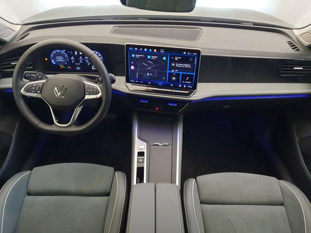 Volkswagen PASSAT Variant 1.5 eTSI 150pk DSG/AUT Business Nieuw Model, Wegklapbare trekhaak, 360° camera,