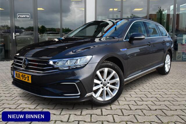 Volkswagen PASSAT Variant 1.4 TSI PHEV GTE | Dealer Onderhouden | Pano | Trekhaak |