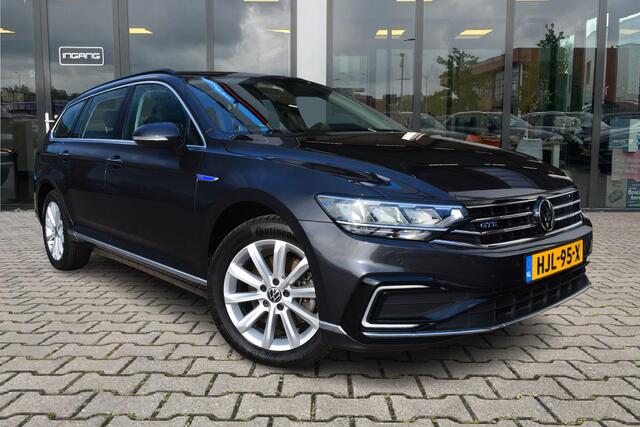 Volkswagen PASSAT Variant 1.4 TSI PHEV GTE | Dealer Onderhouden | Pano | Trekhaak |