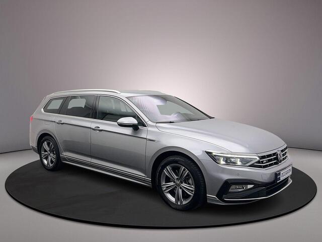 Volkswagen PASSAT Variant R-Line Business 1.5 TSI 150pk DSG Automaat Trekhaak, Achteruitrijcamera, LED matrix koplampen, Adaptive cruise control, Navigatie, Elektrische achterklep