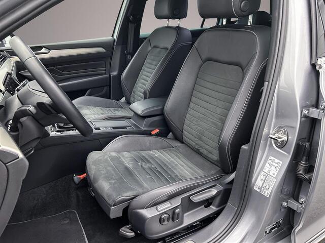 Volkswagen PASSAT Variant R-Line Business 1.5 TSI 150pk DSG Automaat Trekhaak, Achteruitrijcamera, LED matrix koplampen, Adaptive cruise control, Navigatie, Elektrische achterklep