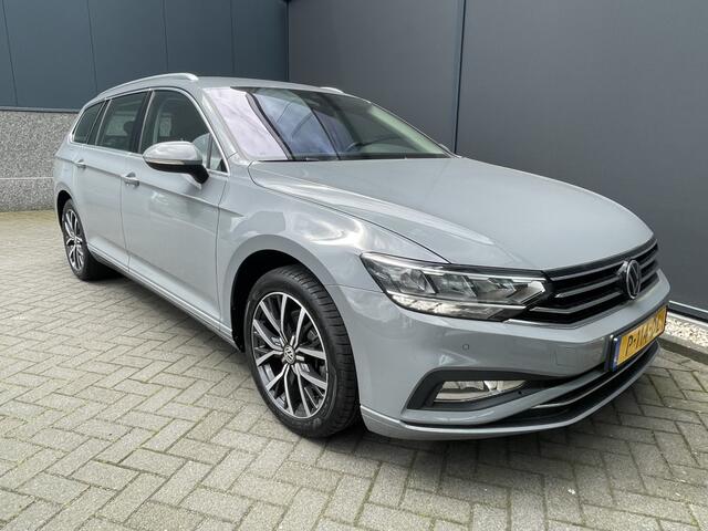 Volkswagen PASSAT Variant 1.5 TSI Business Automaat Climate control - cruise control - Parkeersensoren voor + achter - Achteruitrijcamera - multifunctioneel stuurwiel Mistlampen - Licht metalen velgen - Rijstrook sensor - navigatie - regensensor - Radio/USB/TEL