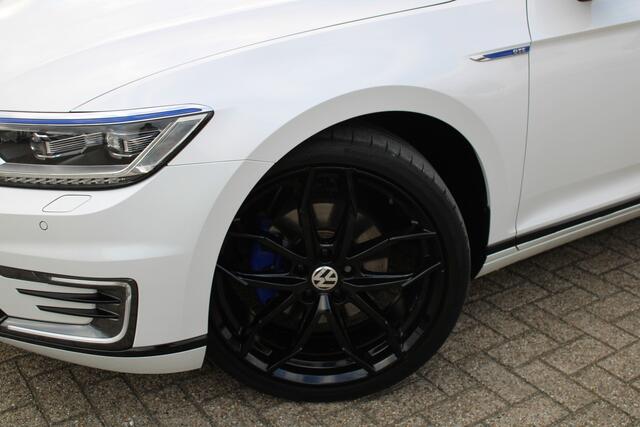Volkswagen PASSAT Variant 1.4 TSI GTE - Navi - Camera - Nappa Leer - ACC - LED - Trekhaak - Rijklaar
