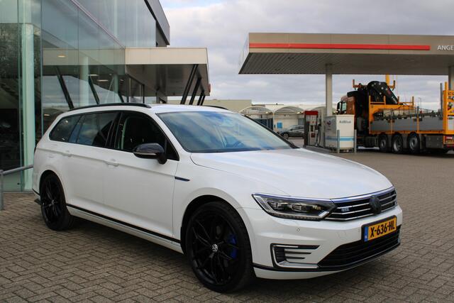 Volkswagen PASSAT Variant 1.4 TSI GTE - Navi - Camera - Nappa Leer - ACC - LED - Trekhaak - Rijklaar
