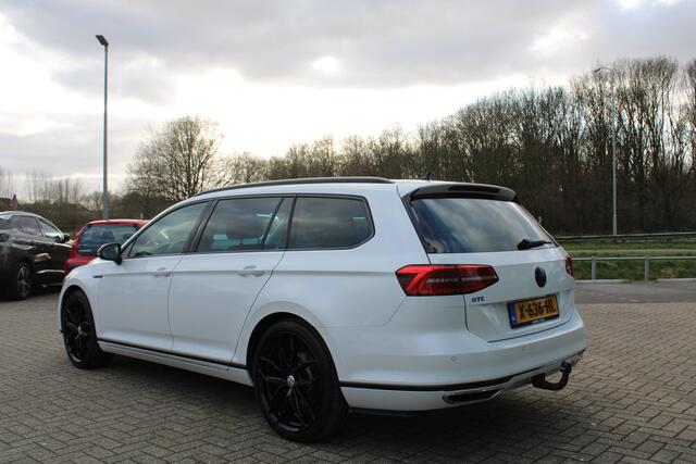 Volkswagen PASSAT Variant 1.4 TSI GTE - Navi - Camera - Nappa Leer - ACC - LED - Trekhaak - Rijklaar