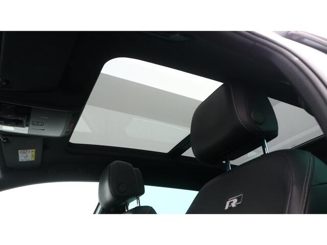 Volkswagen PASSAT Variant 1.5 TSI 150pk DSG Highline Business R Panoramadak Leder