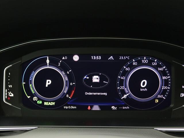 Volkswagen PASSAT Variant 1.4 TSI PHEV GTE Business 218PK DSG matrix led, panoramadak, keyless, elek. bedienbare achterklep, dynamic chassis control, 18" lichtmetaal, zwarte dakhemel, achteruitrijcamera, adaptive cruise,stoelverwarming
