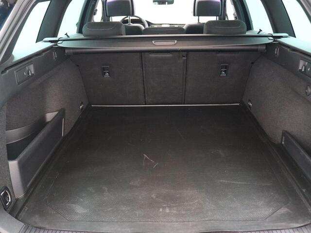 Volkswagen PASSAT Variant 1.4 TSI PHEV GTE Business 218PK DSG matrix led, panoramadak, keyless, elek. bedienbare achterklep, dynamic chassis control, 18" lichtmetaal, zwarte dakhemel, achteruitrijcamera, adaptive cruise,stoelverwarming