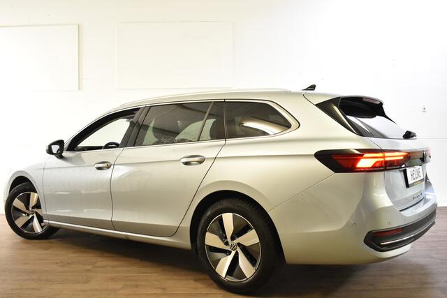 Volkswagen PASSAT Variant 1.5 eTSI 150PK DSG BUSINESS ALCANTARA/CAMERA/TREKHAAK