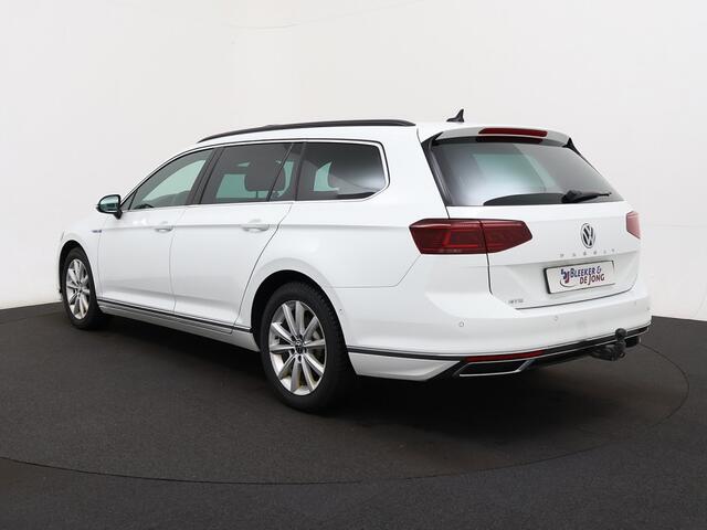Volkswagen PASSAT Variant 1.4 TSI GTE Business | Pano | LED | Virtual | Stoelverwarming | Trekhaak 10-2020 79.017 KM