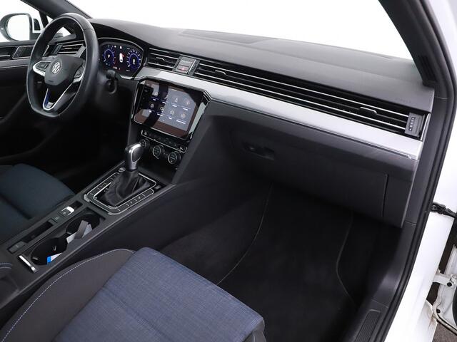 Volkswagen PASSAT Variant 1.4 TSI GTE Business | Pano | LED | Virtual | Stoelverwarming | Trekhaak 10-2020 79.017 KM