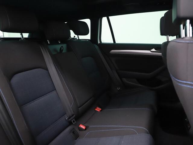 Volkswagen PASSAT Variant 1.4 TSI GTE Business | Pano | LED | Virtual | Stoelverwarming | Trekhaak 10-2020 79.017 KM