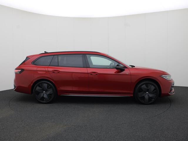 Volkswagen PASSAT R-Line-Edition Passat Variant (9) 1.5 110 kW / 15 · Panoramadak · 360 Camera · Head-Up Display · IQ Light · Harman Kardon Sound · Massagefunctie · Garantie t/m 22-01-2029 of 100.000km