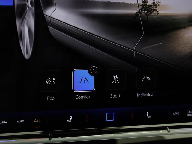 Volkswagen PASSAT R-Line-Edition Passat Variant (9) 1.5 110 kW / 15 · Panoramadak · 360 Camera · Head-Up Display · IQ Light · Harman Kardon Sound · Massagefunctie · Garantie t/m 22-01-2029 of 100.000km