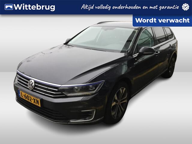 Volkswagen PASSAT Variant 1.4 TSI GTE / Digitaal dashboard / Navigatie/ App connect / Camera / Parkeersensoren V+A /