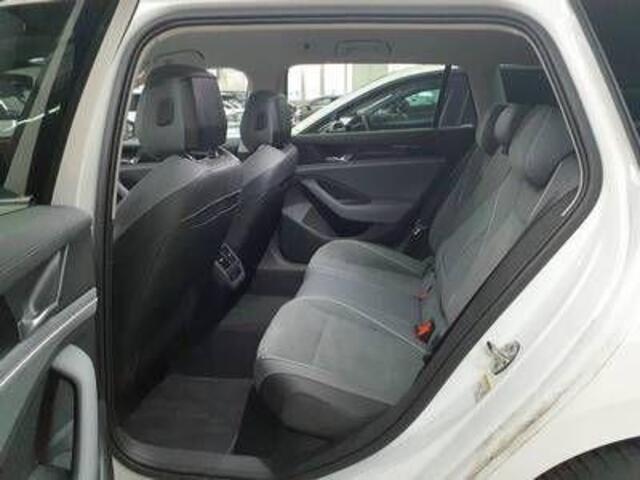Volkswagen PASSAT Variant 1.5 eTSI Business | Wordt verwacht | Trekhaak | Ergo | ACC |