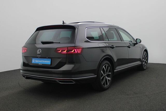 Volkswagen PASSAT Variant 1.4 TSI 218 pk DSG GTE Business | Panoramadak | Trekhaak | Navigatie Discover Pro | Rondomzicht camera | IQ Light | Head-up display
