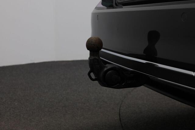Volkswagen PASSAT Variant 1.4 TSI 218 pk DSG GTE Business | Panoramadak | Trekhaak | Navigatie Discover Pro | Rondomzicht camera | IQ Light | Head-up display