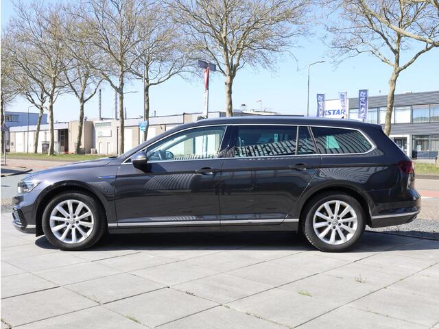 Volkswagen PASSAT Variant GTE 1.4 TSI PHEV Panodak | Vol Leer | 360°Camera | Virtual | Keyless | Memory | IQ Light